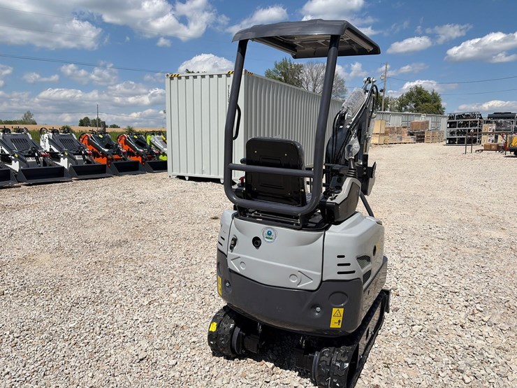 #162-•-unused-2026-ats-me18-mini-excavator-image-4