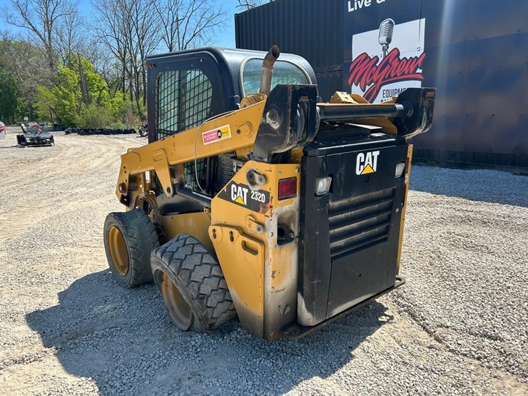 2017-caterpillar-232d-image-2