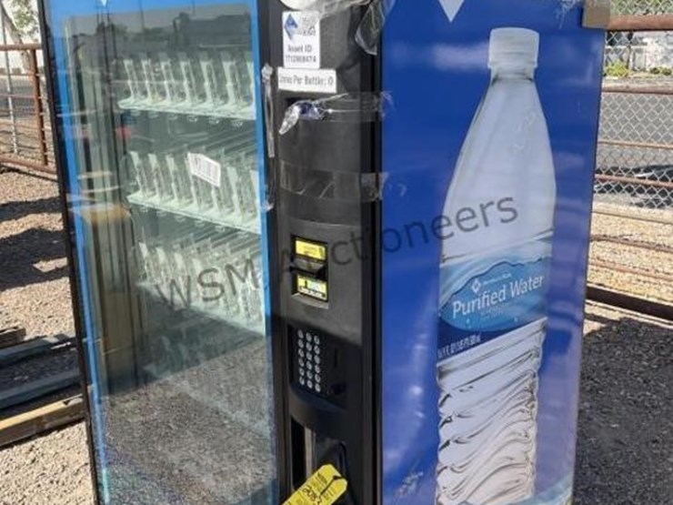 crane-beverage-vending-machine-image-1