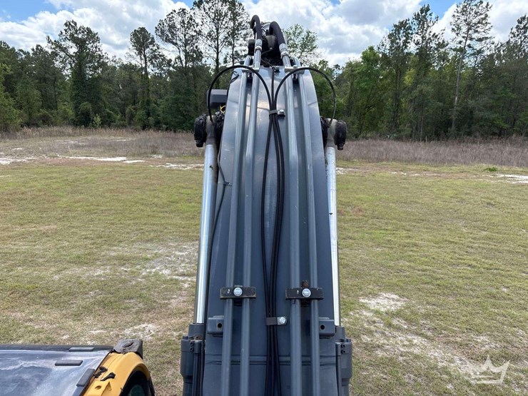 2019-deere-210g-image-22