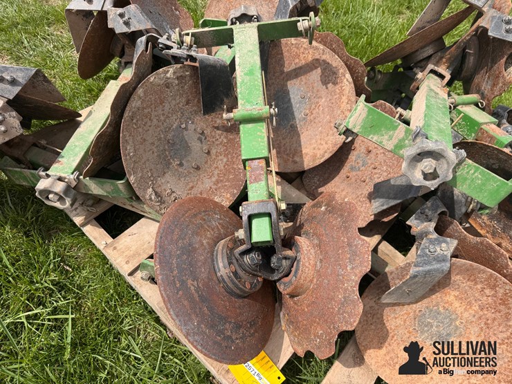 john-deere-12-image-17