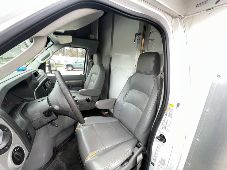 2017-ford-e450-image-56