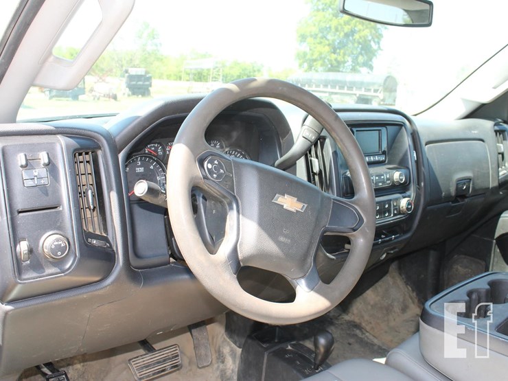 2015-chevrolet-silverado-2500-image-13