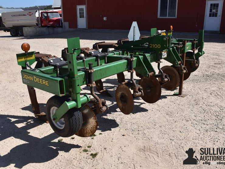 2011-john-deere-2100-image-3