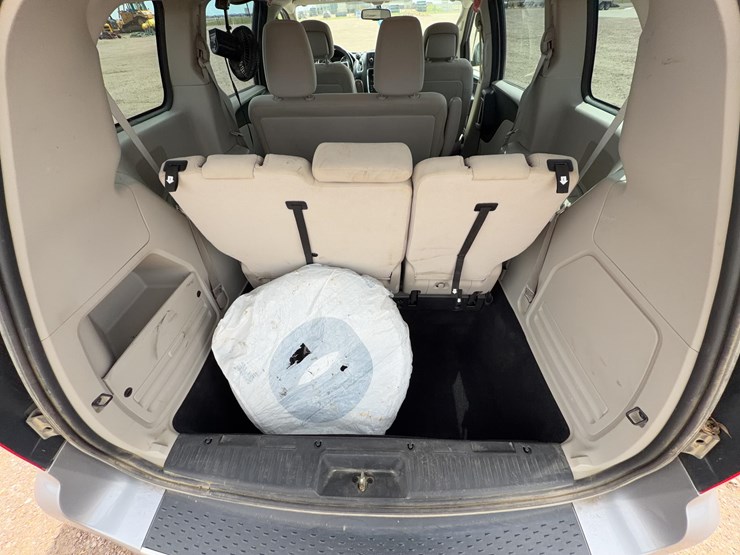 2015-dodge-grand-caravan-image-21