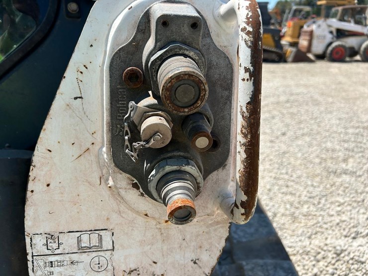 2015-bobcat-t650-image-11