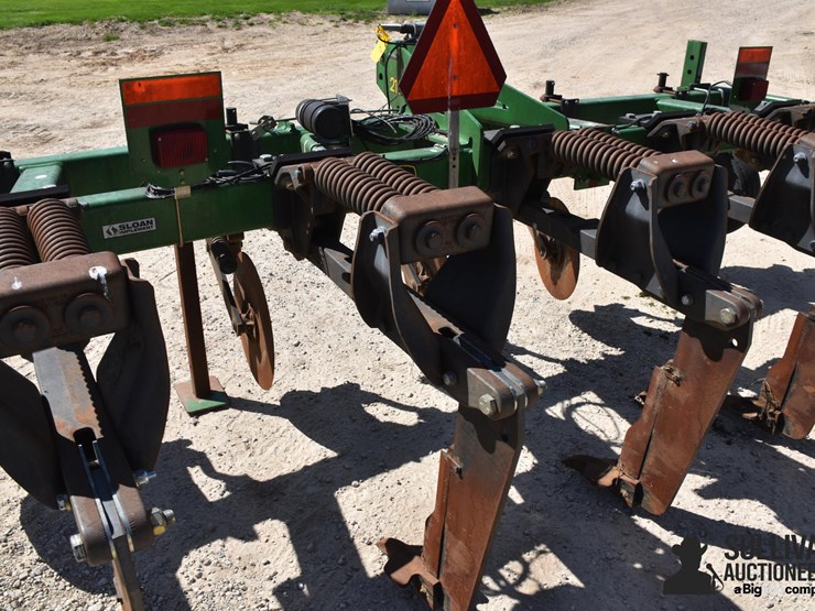 2011-john-deere-2100-image-18