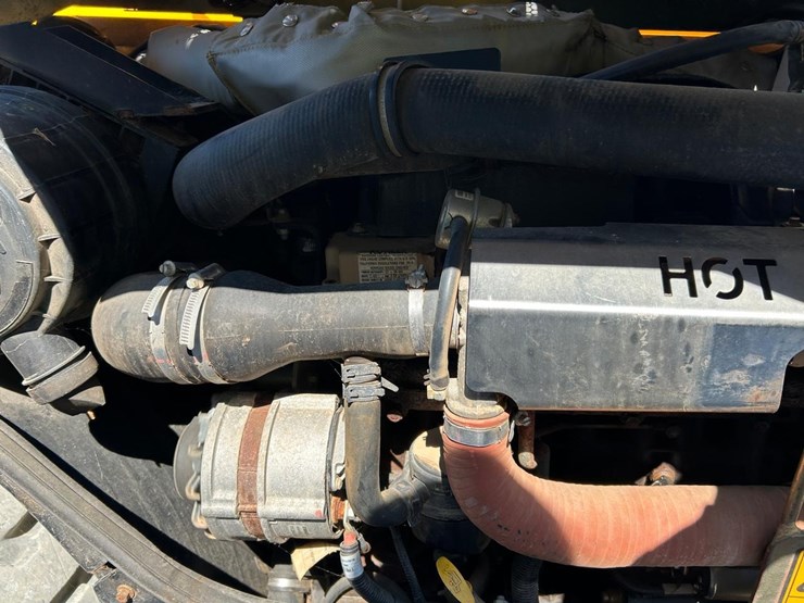 2018-jcb-525-60-image-12