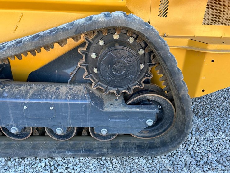 2025-deere-325g-image-19