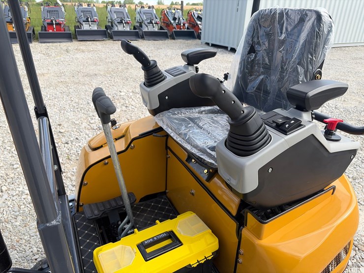 #148-•-unused-2026-sdlanch-me20-diesel-mini-excavator-image-7
