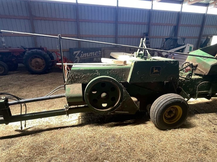 john-deere-336-image-4