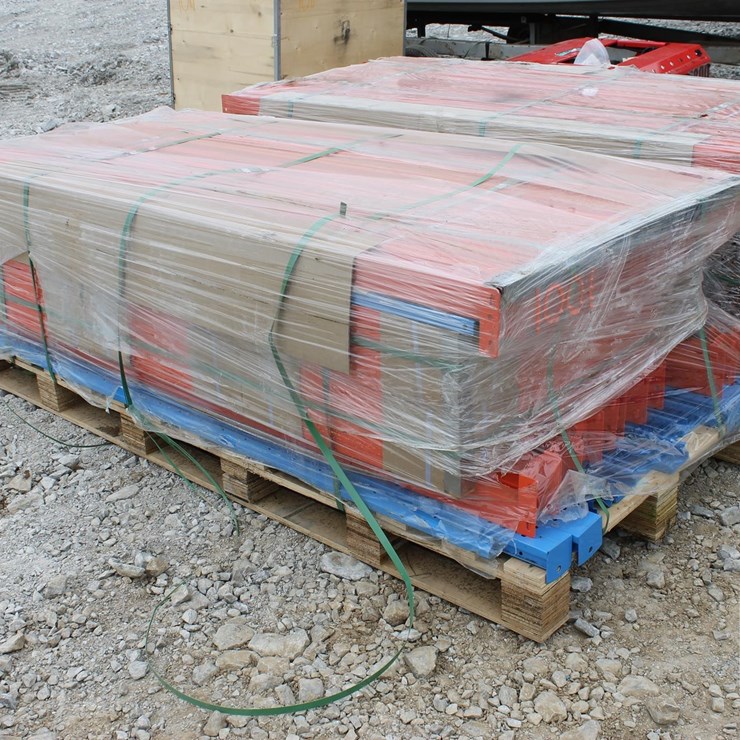 40' HEAVY DUTY STORAGE SHELVES