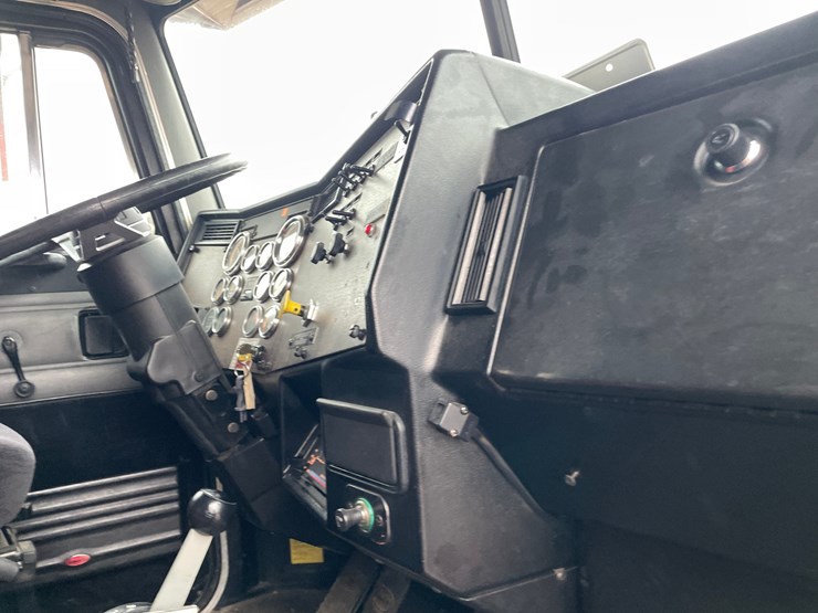 1991-peterbilt-377-image-61