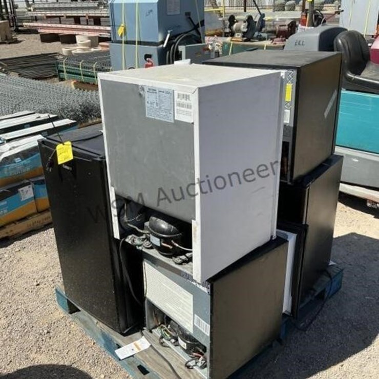 PALLET OF ASST MINI FRIDGES
