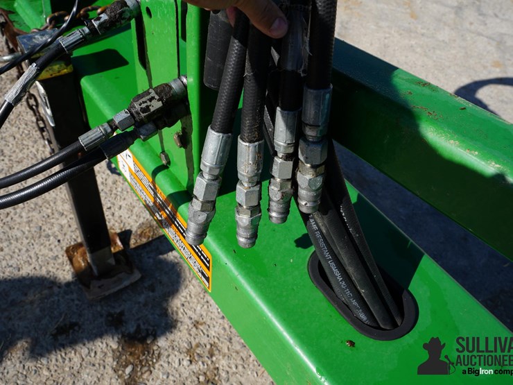 2011-john-deere-2700-image-14