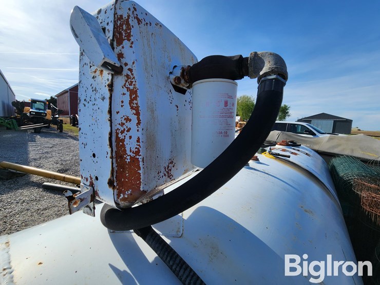 1000-gal-fuel-tank-&-pump-image-9