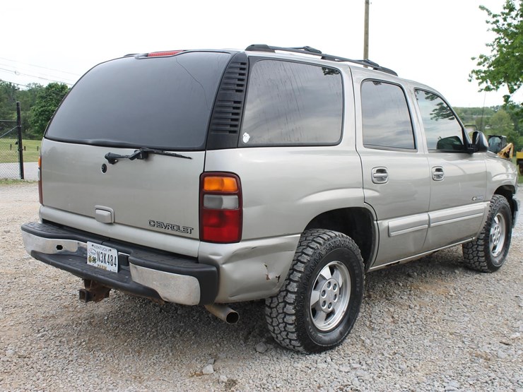 2003-chevrolet-tahoe-image-5