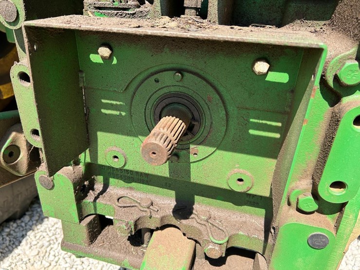 2018-john-deere-6215r-image-17
