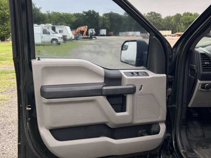 2015-ford-f150-image-13