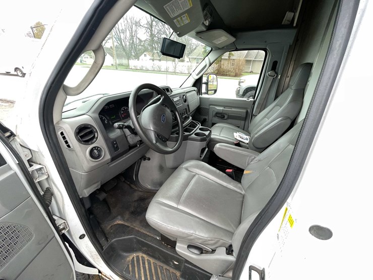 2016-ford-e450-image-61