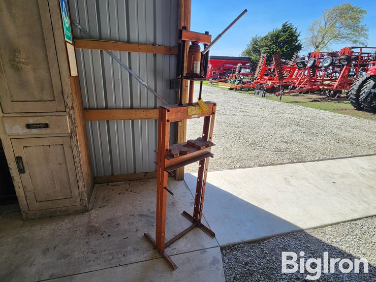 12-ton-shop-press-image-3