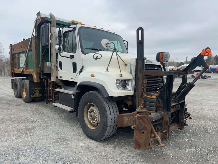 2015-freightliner-114sd-image-3
