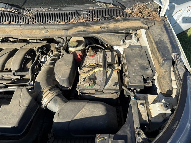 2016-ford-explorer-image-28