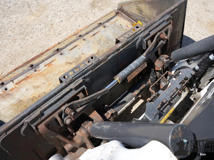 2023-bobcat-s64-image-10