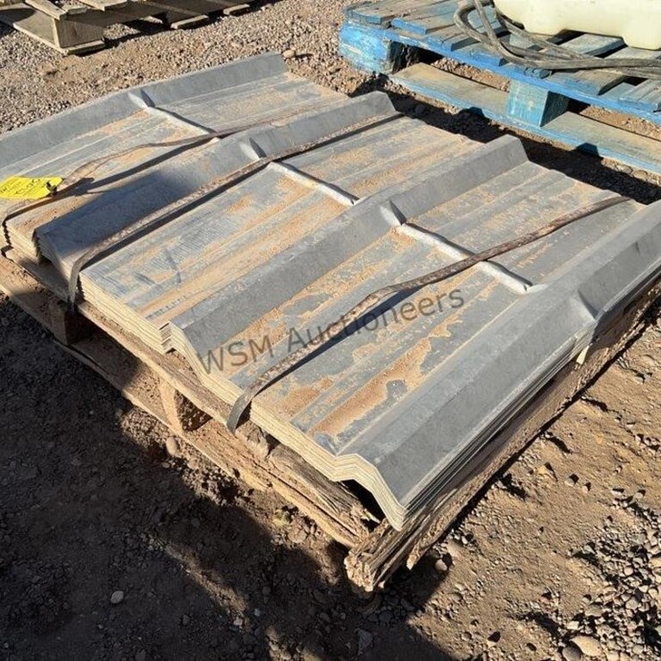 PALLET OF TIN ROOF PANEL CUT-OFFS, LONGEST APPX