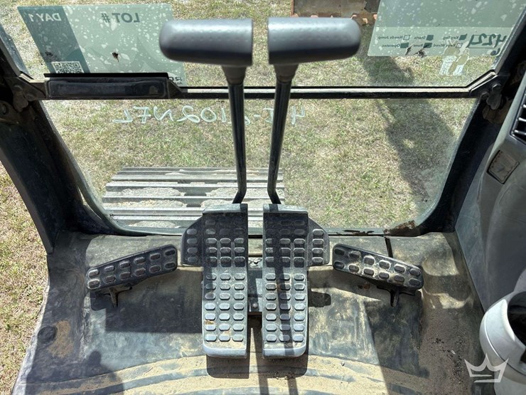 2019-deere-210g-image-36