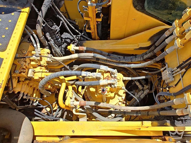 2016-komatsu-pc360-lc-11-image-32