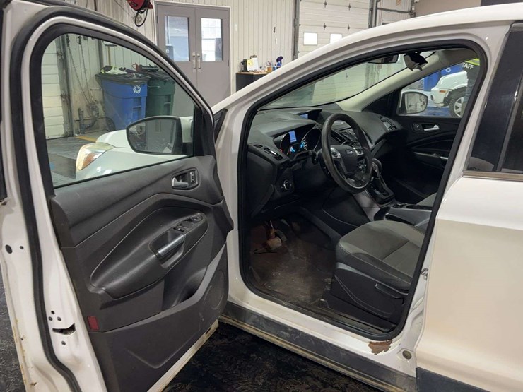 2014-ford-escape-se-image-10