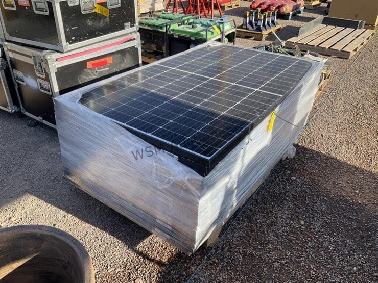 pallet-of-rec320np-320w-solar-panels-image-4