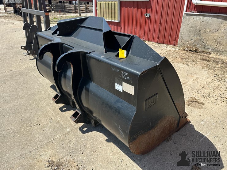 cat-wheel-loader-material-bucket-image-5