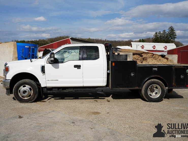 2021-ford-f350-xlt-image-8