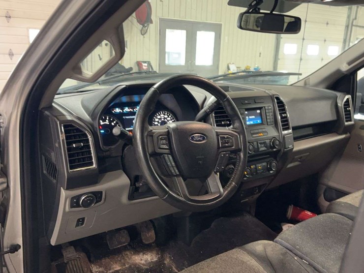 2016-ford-f150-xlt-image-16