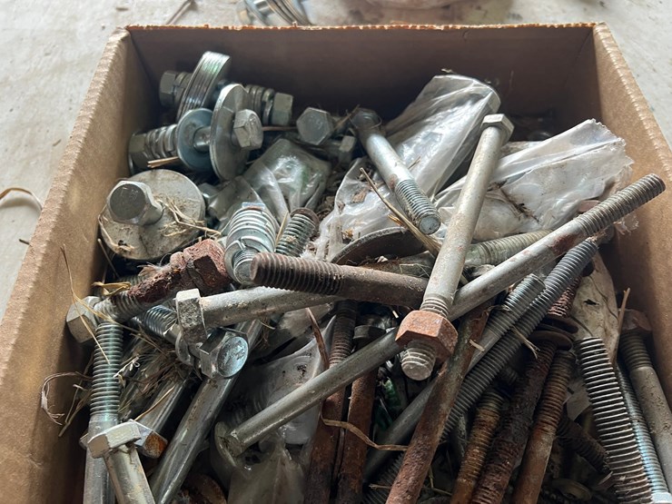 #9646-•-large-assortment-of-bolts,-nuts,-and-washers-image-7