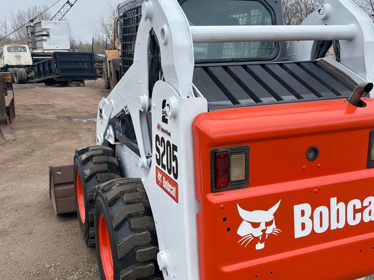 2009-bobcat-s205-image-9