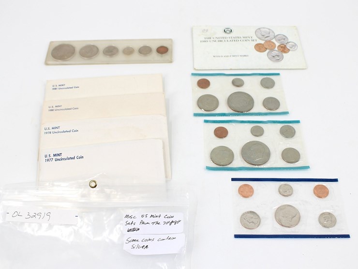 #32919-•-currency-|-misc-us-mint-coin-sets-from-the-70's-and-80's-image-2