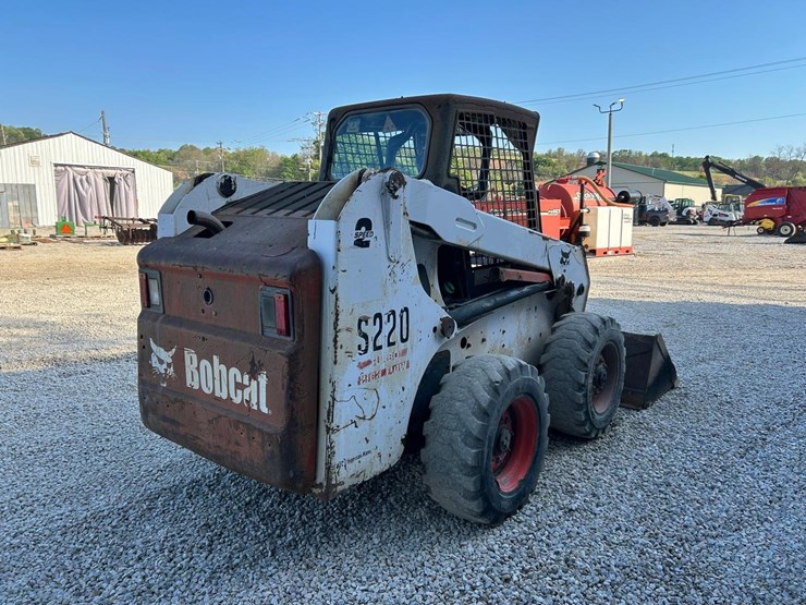 bobcat-s220-image-4