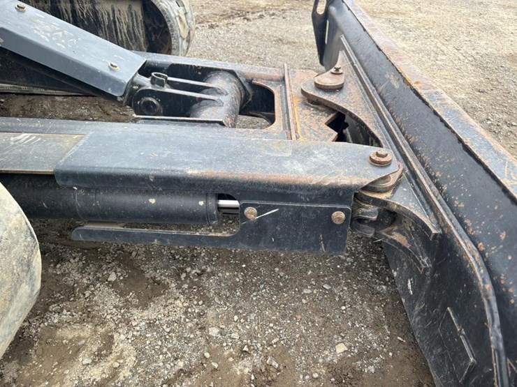 2015-caterpillar-305e2-cr-image-12