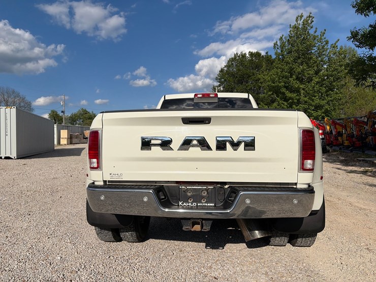 2017-dodge-3500-image-5