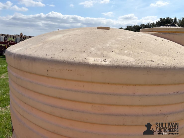 solar-1,200-gal-poly-tank-image-9
