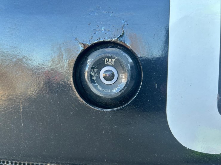 2019-caterpillar-242d-image-14