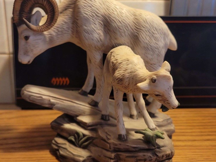 collection-of-six-homco-masterpiece-porcelain-wildlife-figurines-image-3