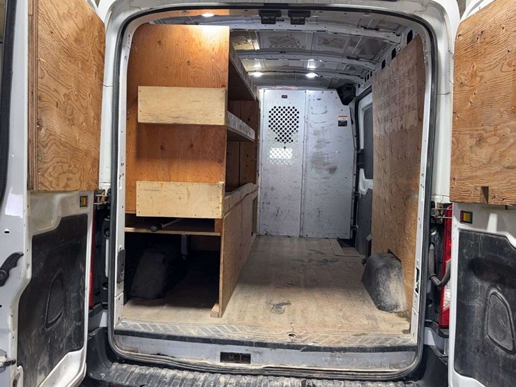 2019-ford-transit-image-8