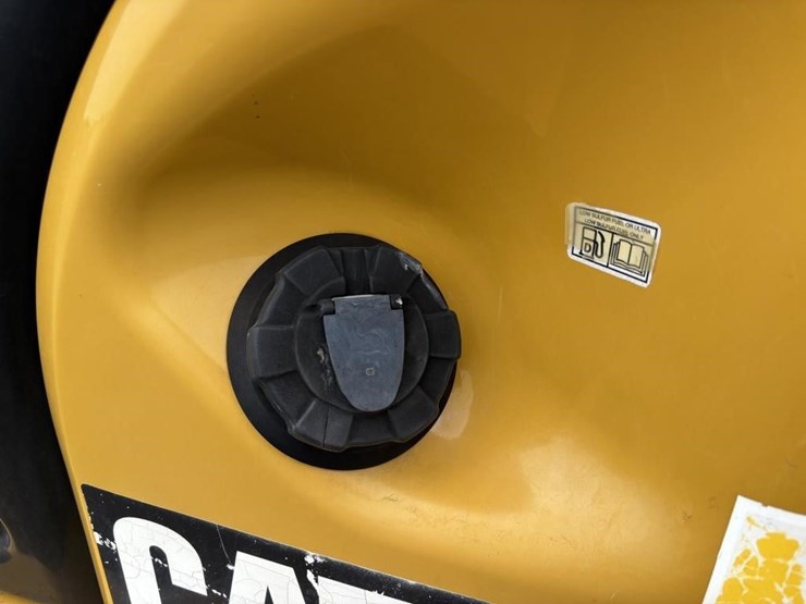 2015-caterpillar-305e2-cr-image-43