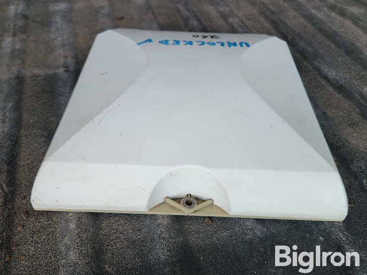 2013-case-ih-ag-372-trimble-receiver-image-4