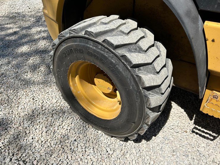 2015-caterpillar-903c-image-13