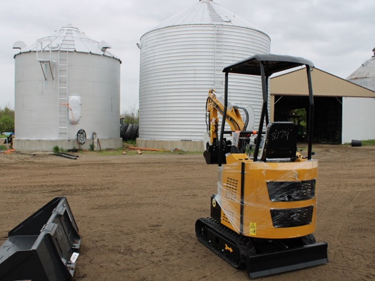 #8074-•-rt15r-mini-excavator-image-6